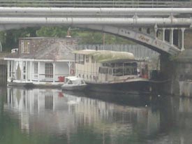 bridge-houseboats-2.jpg